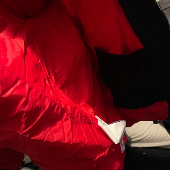 Xl T polo puffer jacket clean and never worn too big for me. - Picture 2 of 9